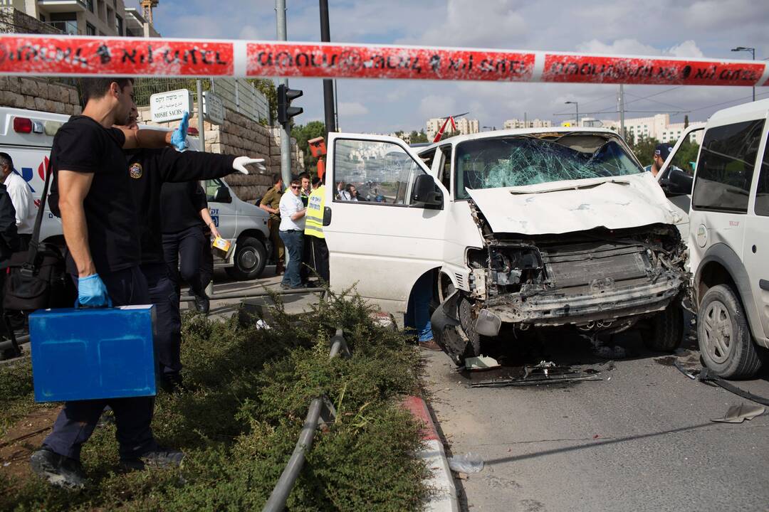 Išpuolis Jeruzalėje pareikalavo policininko gyvybės