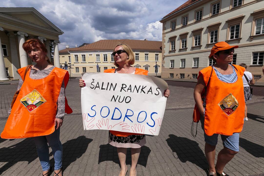 "Solidarumo" protestas prie Prezidentūros