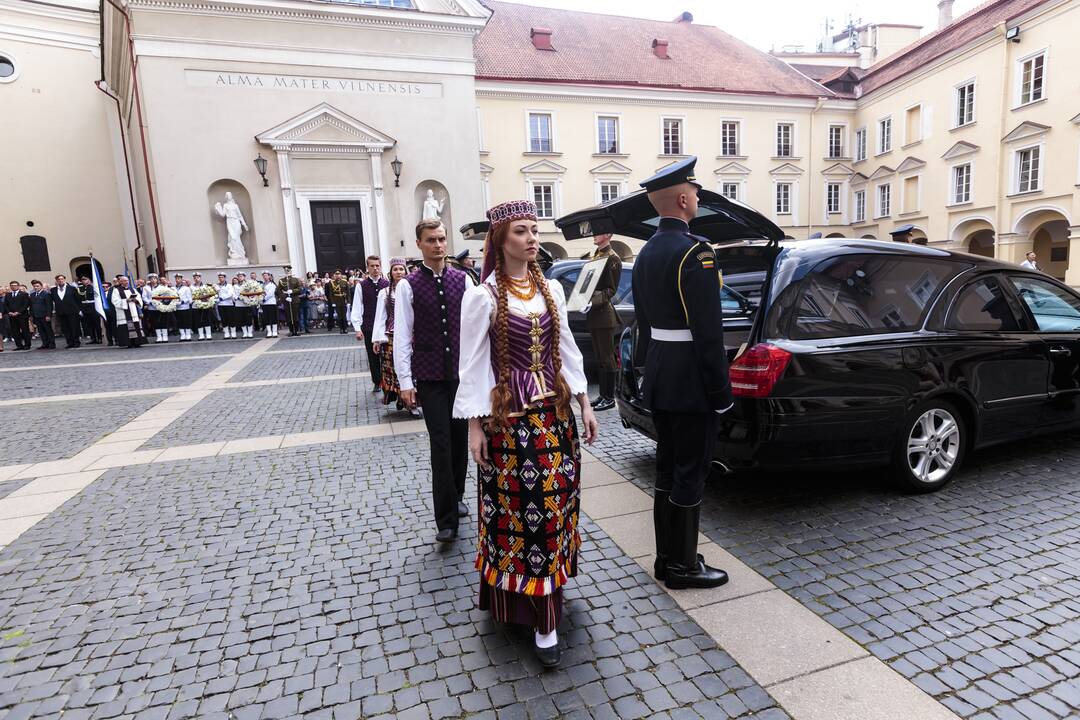 Vilniuje perlaidoti signataro M. Biržiškos palaikai