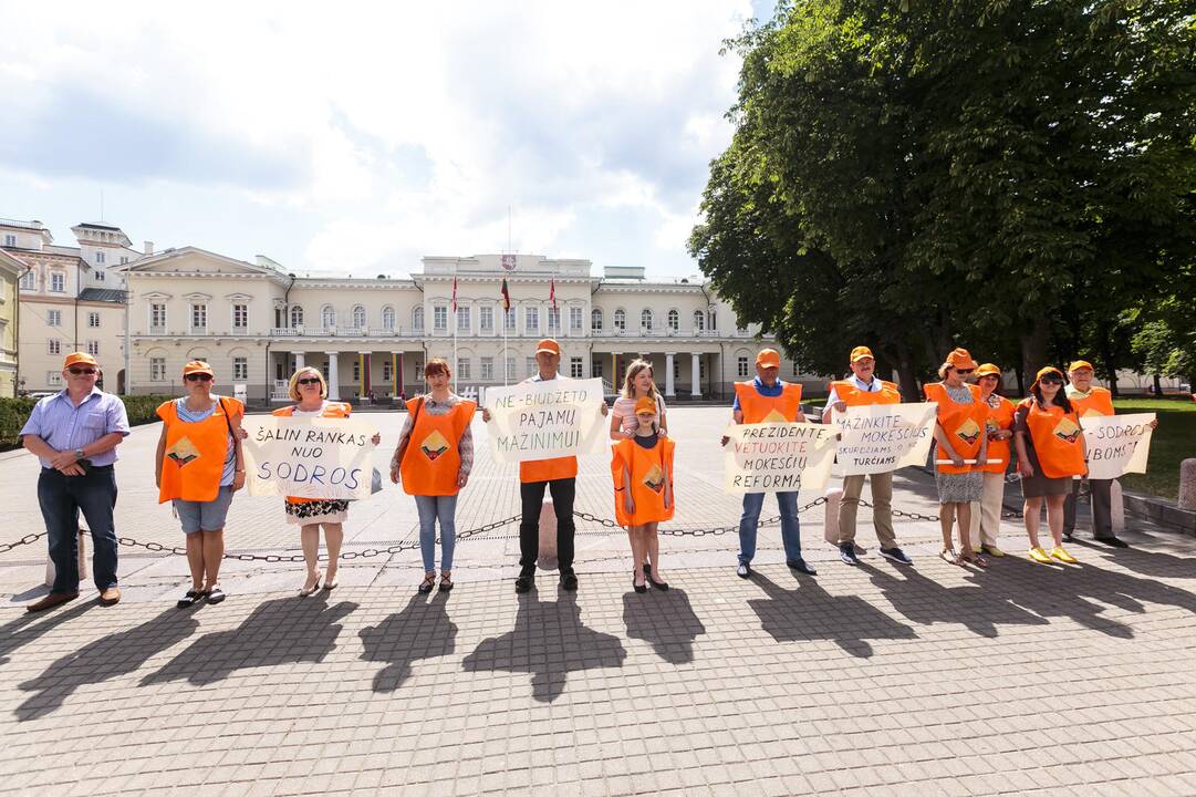 "Solidarumo" protestas prie Prezidentūros