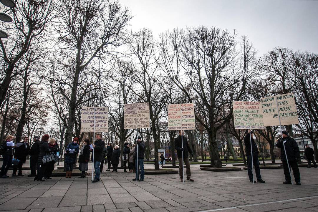 Verslininkų piketas prie Kauno miesto savivaldybės