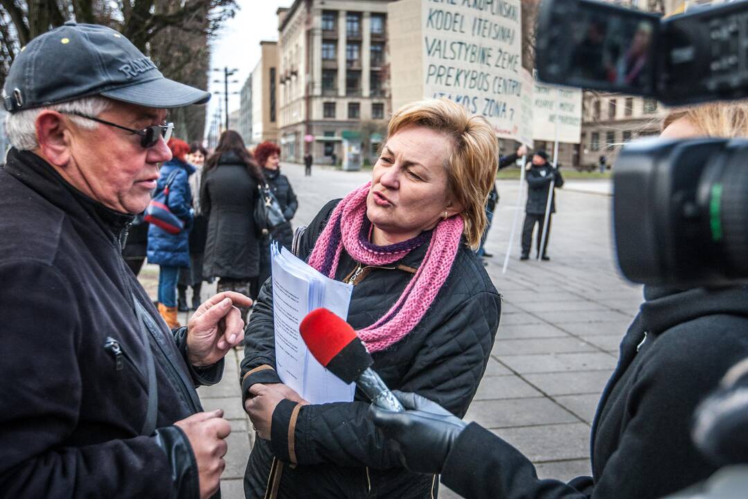 Verslininkų piketas prie Kauno miesto savivaldybės