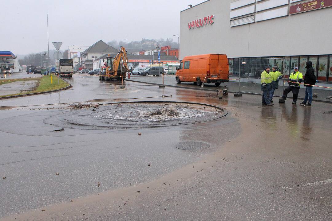 Vandentiekio avarija Jonavos gatvėje