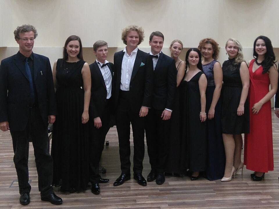 W. Niessneris (centre) su projekto dalyviais