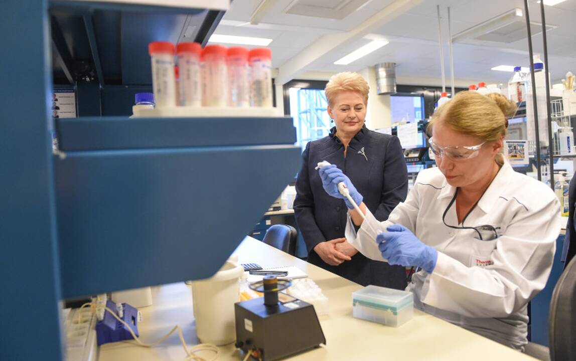 Prezidentė atidarė mokslo laboratoriją