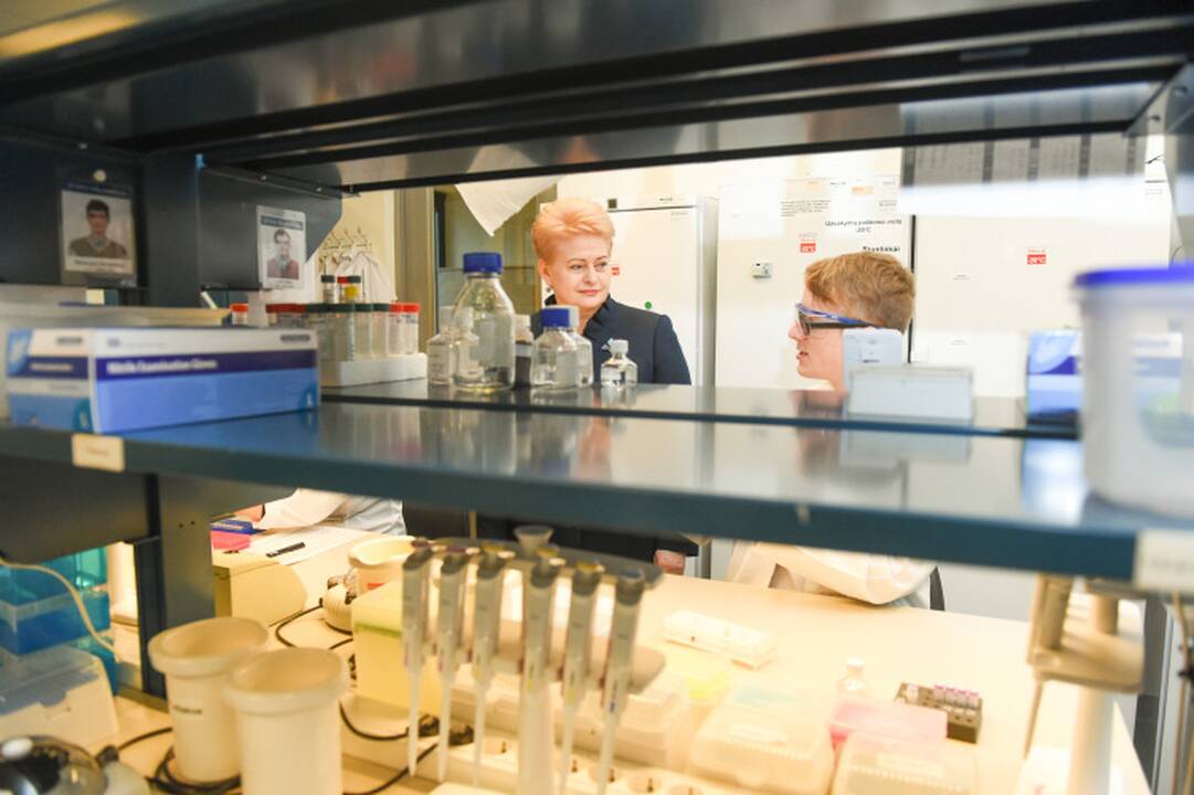 Prezidentė atidarė mokslo laboratoriją