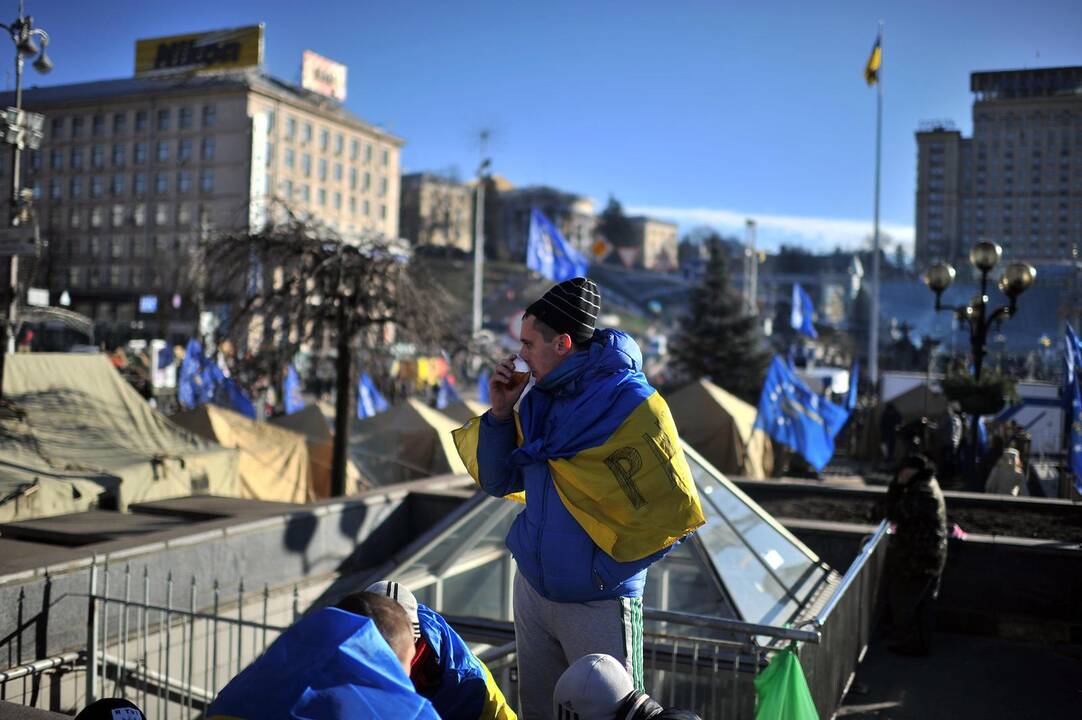 Ukrainoje prie Rados susirinko tūkstančiai protestuotojų