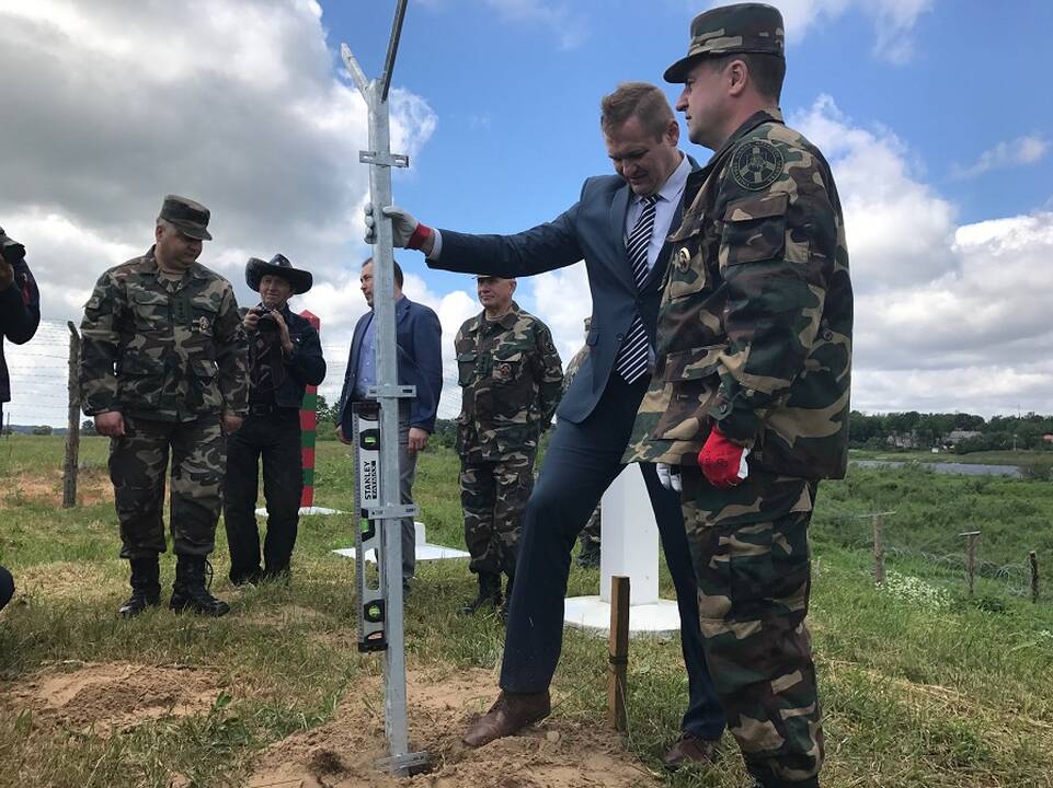 Per pusę metų baigta statyti apsauginė tvora palei Rusijos sieną