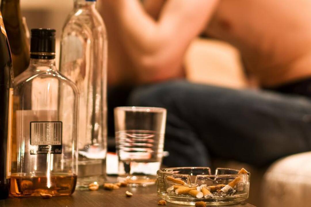 Mokyklos šokiai alkoholio padauginusiam paaugliui baigėsi reanimacijoj