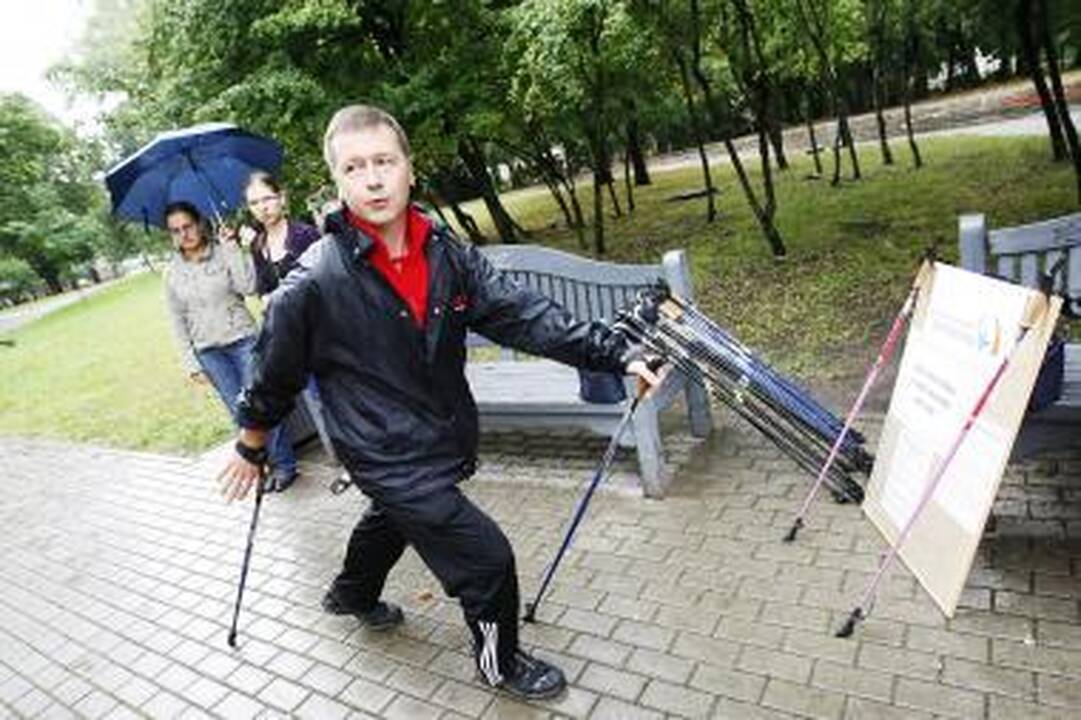 Pajūryje populiarėja šiaurietiškas vaikščiojimas
