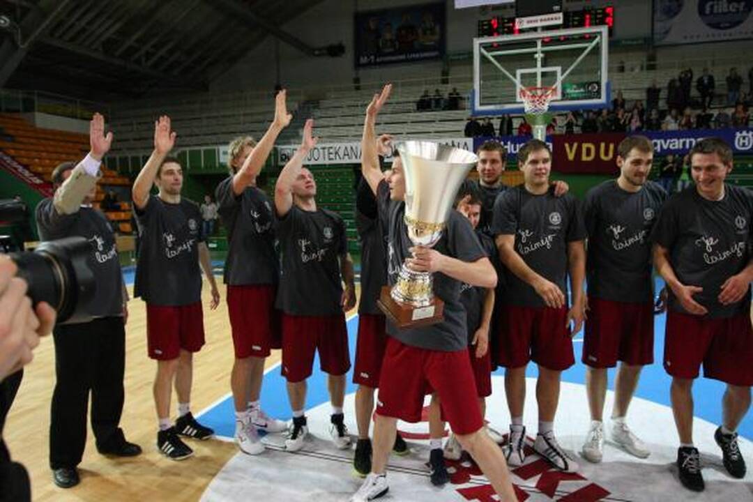 VDU krepšininkai apgynė LSKL čempionų vardus