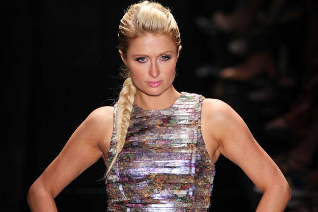 Paris Hilton ir Cy Waits vis dar mėgaujasi vienas kito kompanija 
