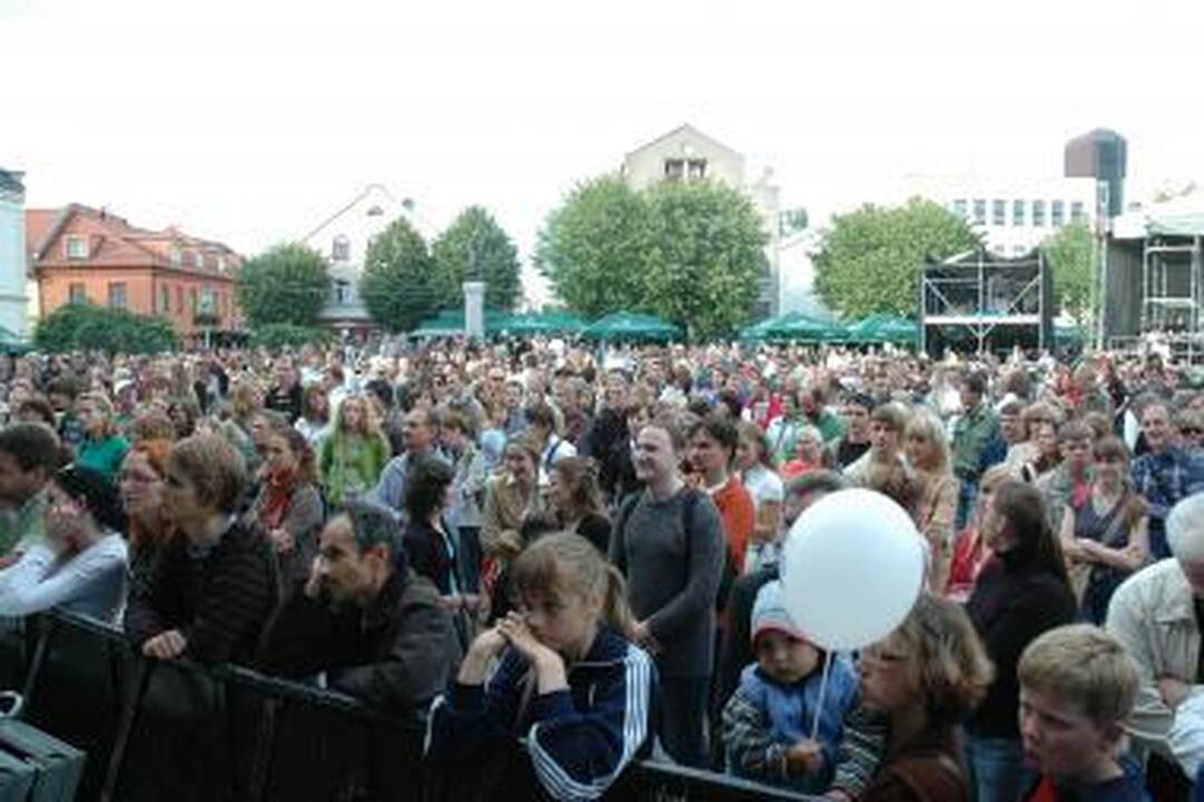 Festivalių organizatoriams – nerimas dėl Teatro aikštės
