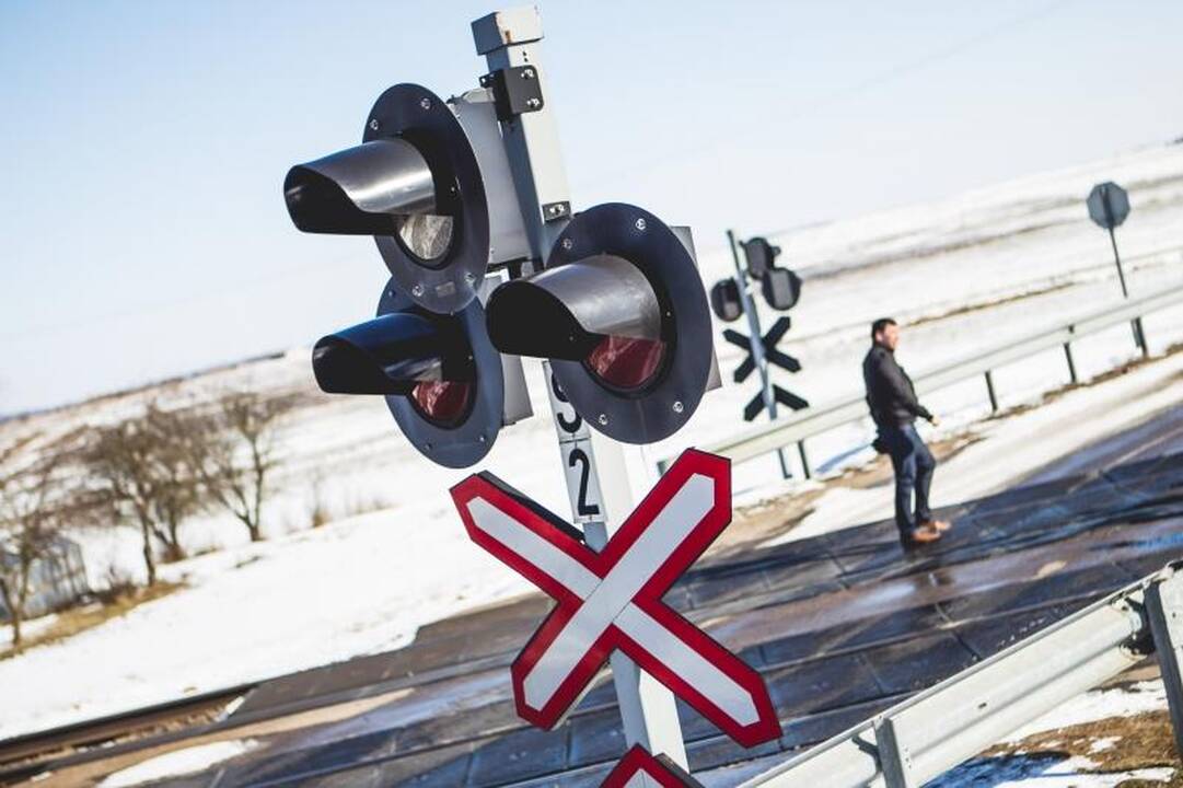 62 tūkstančius eurų traukinyje radę paaugliai juos grąžino savininkui