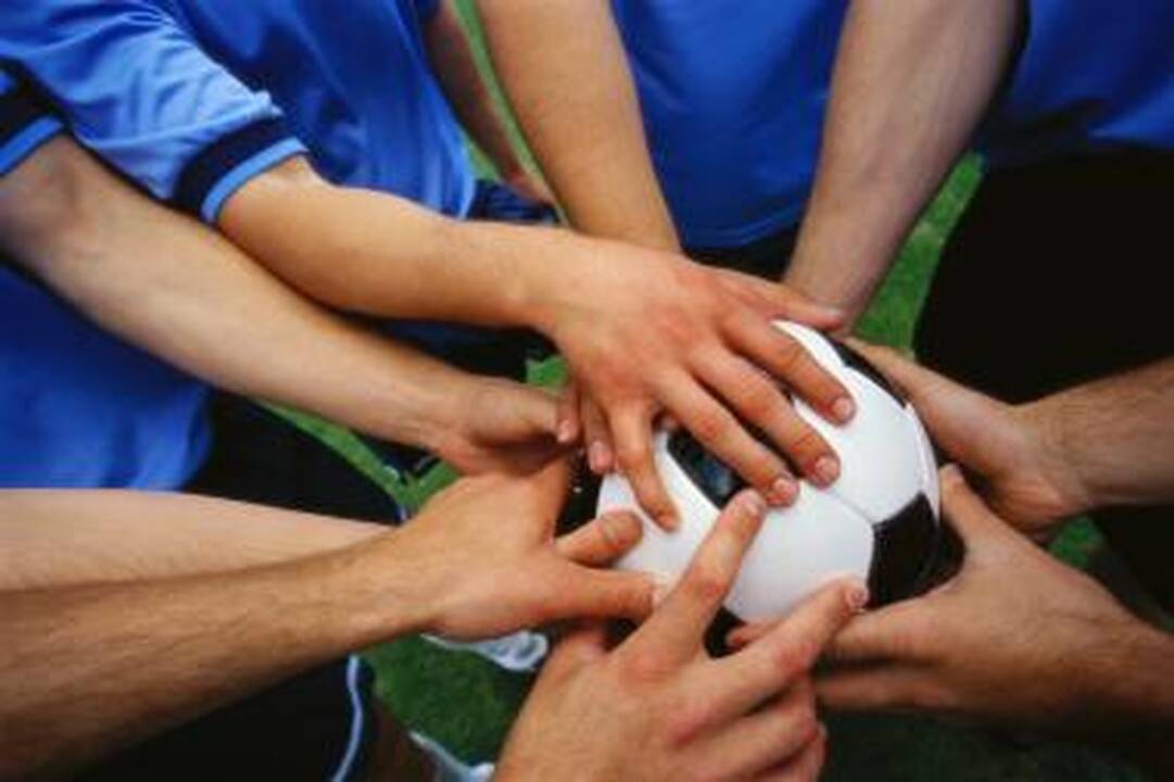 Futbolo mokyklai „Tauras“ - nauja aikštė