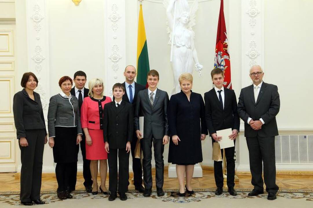 Tarp Prezidentės apdovanotų moksleivių - ir klaipėdiečiai   