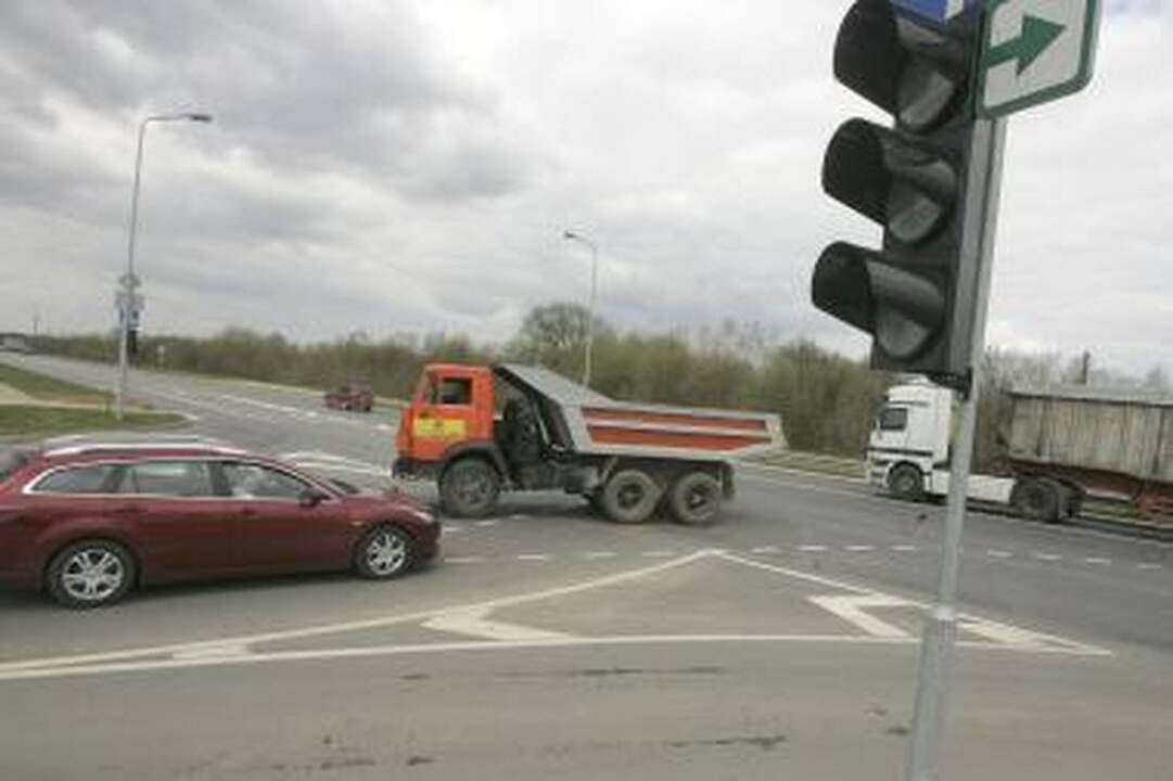 Marvelės gatvėje įrengtas šviesoforas jau veikia