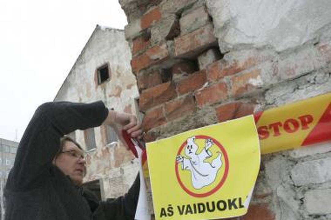 Vyrui nesiseka įrodyti, kad jis nemiręs