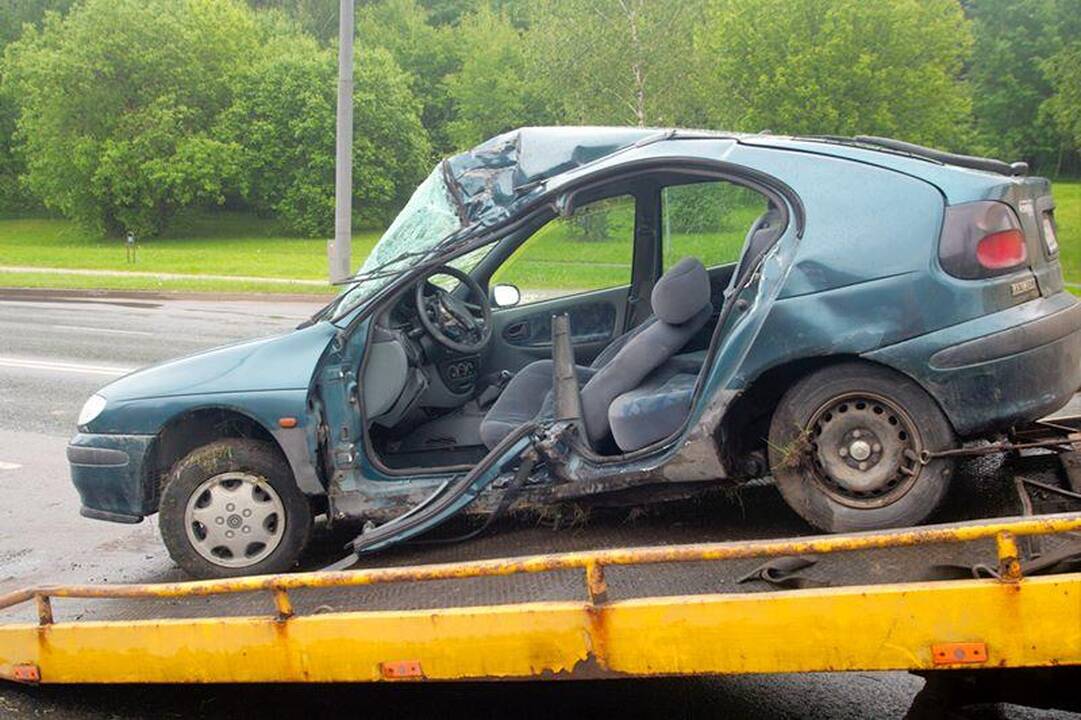 Prispaustą pradedantį vairuotoją ištraukė gelbėtojai