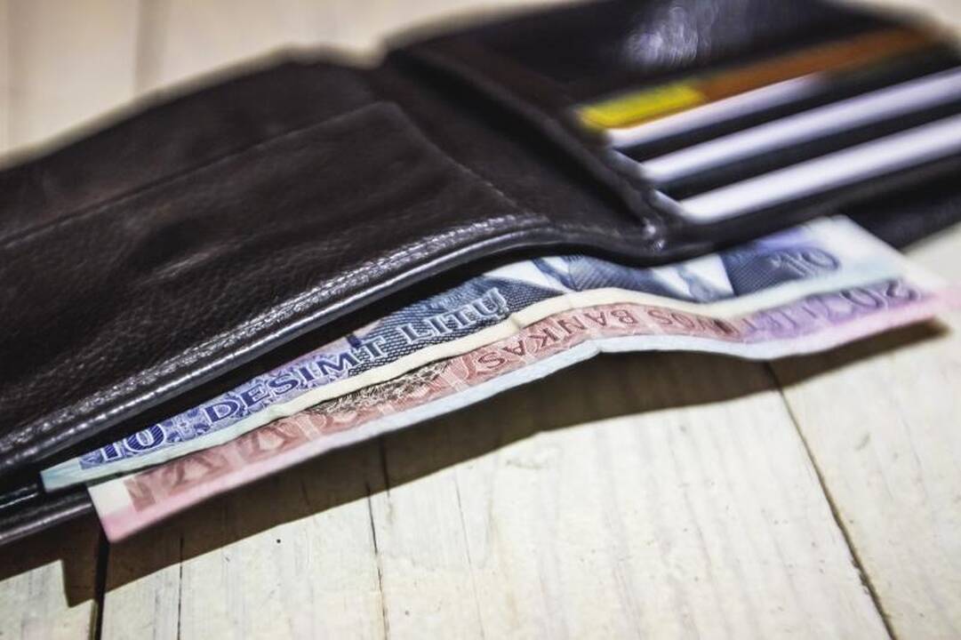 Kavinėje palikęs rankinę kirgizas neteko 57 tūkst. litų