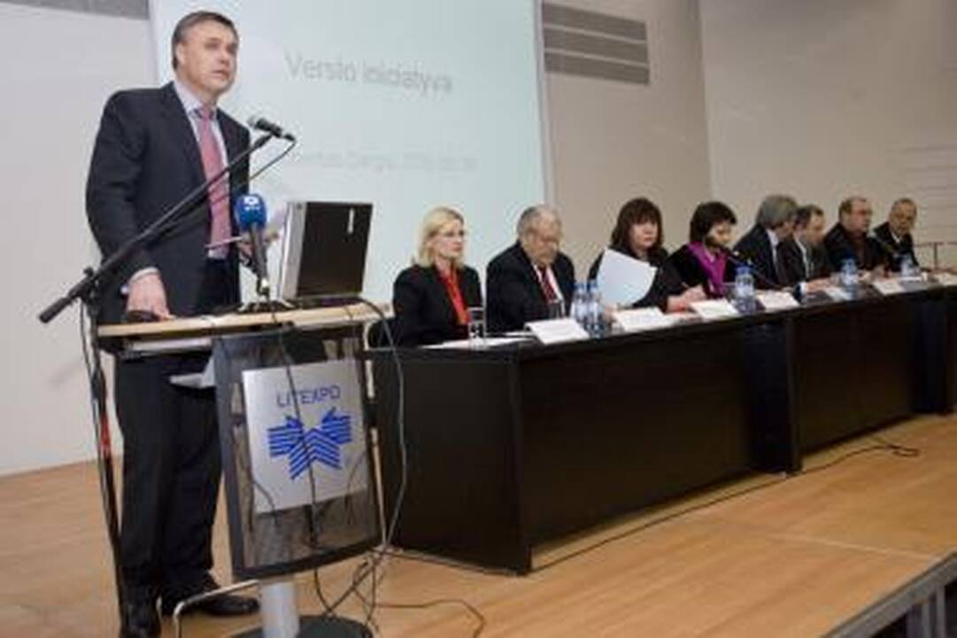 Verslininkai išplūdo valdžią