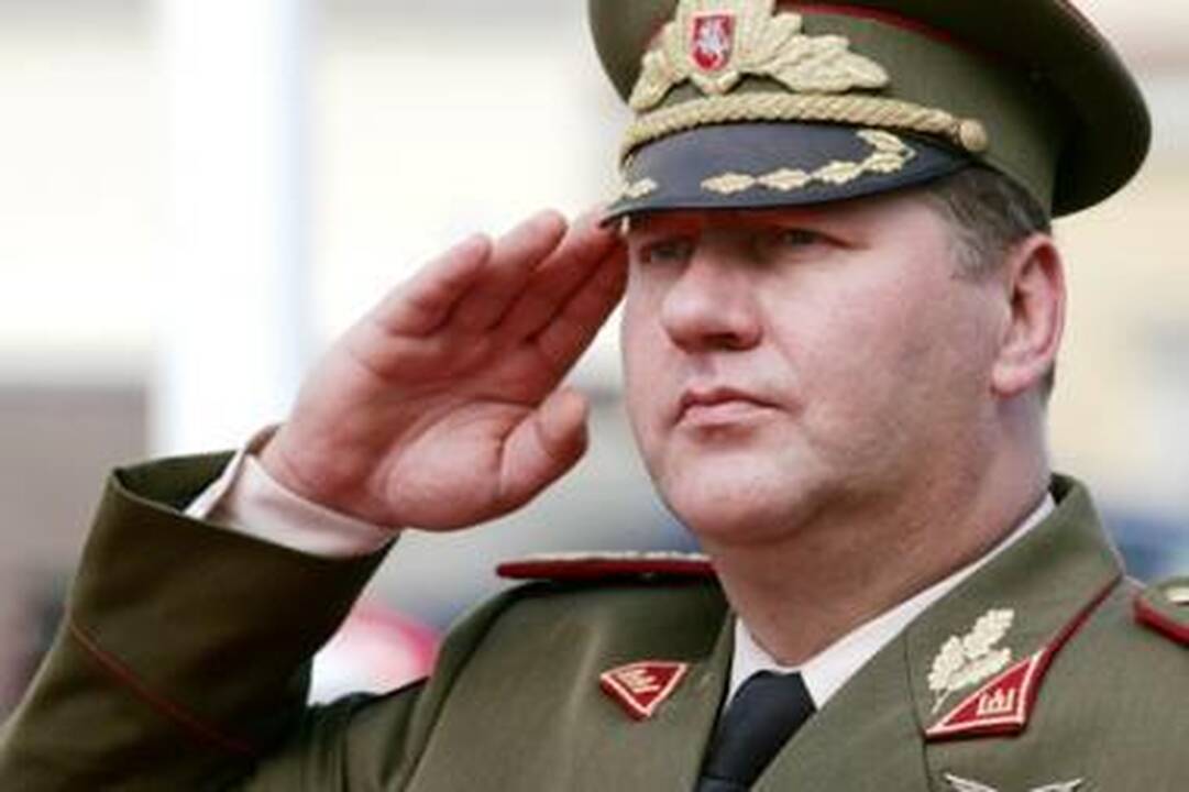 Kariuomenės vado V.Tutkaus sveikata gerėja
