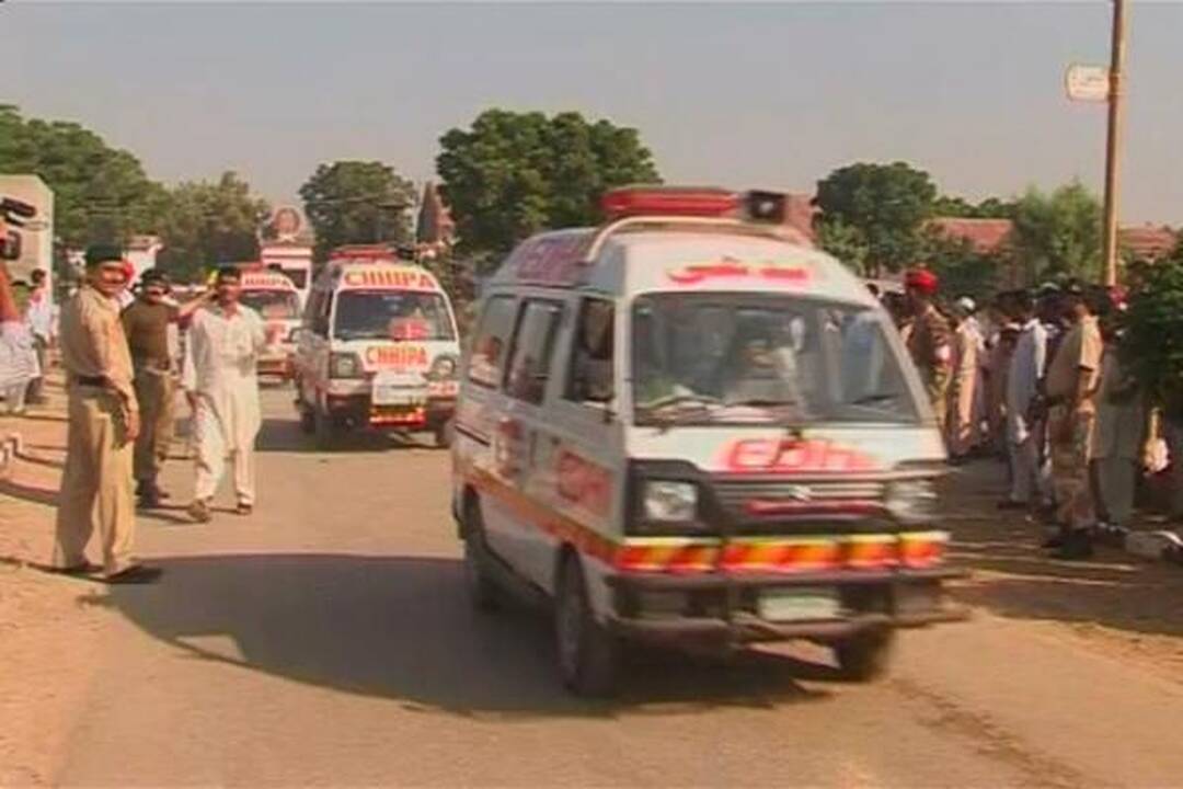 Pakistane sudužus lėktuvui žuvo 22 žmonės
