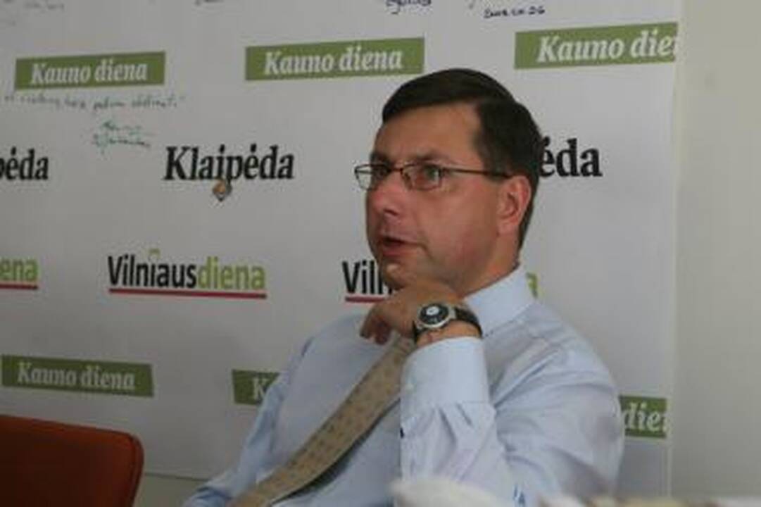 Švietimo ministrui opozicija pateiks 30 klausimų