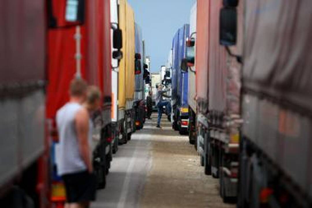 Dėl karščių gali būti ribojamas sunkiasvorio transporto eismas