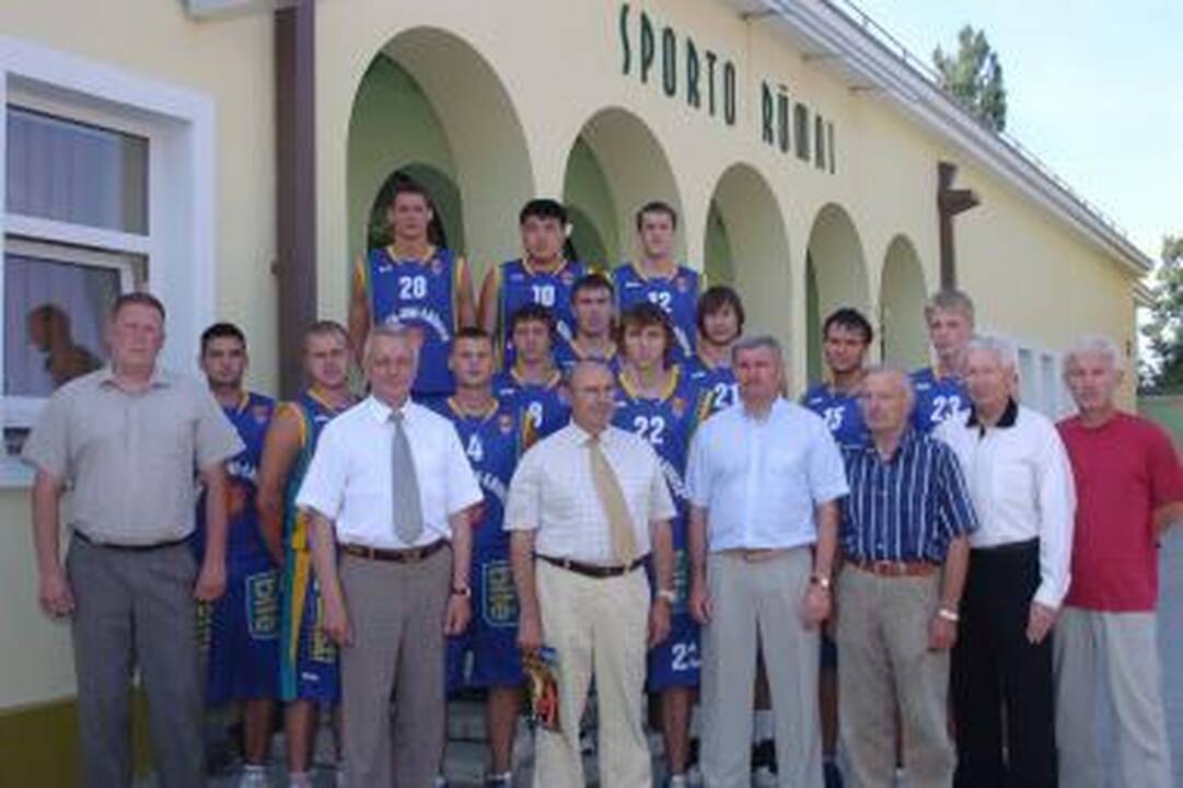 Pirmieji  “Mados infekcijos” akordai