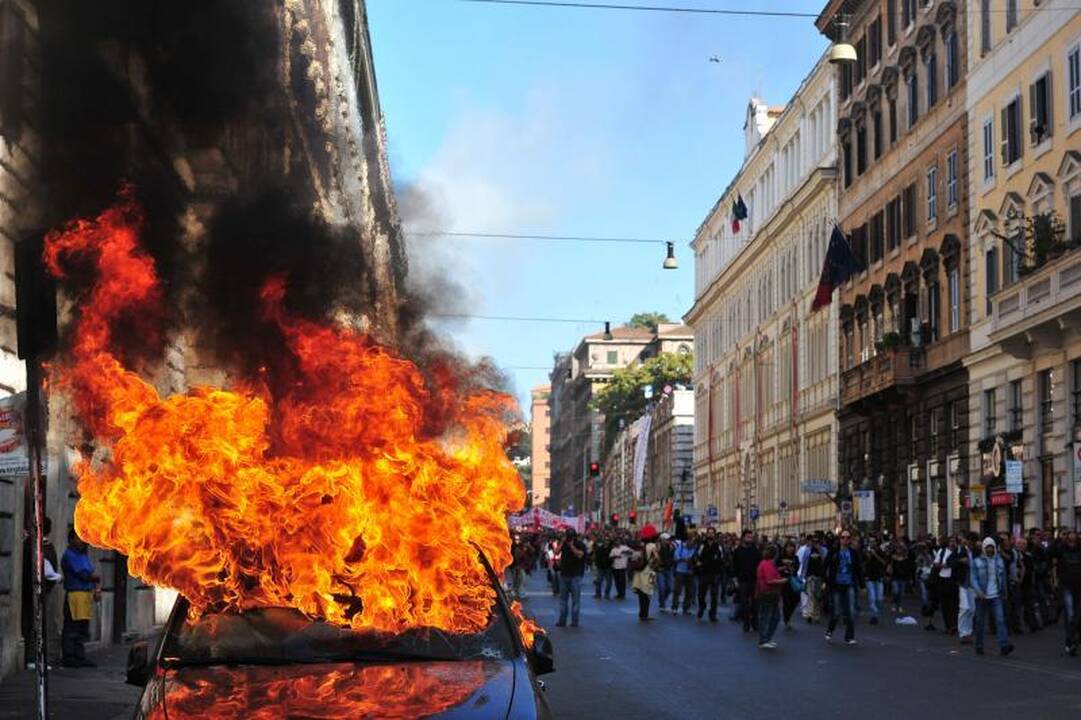 Romoje per riaušes nukentėjo daugiau kaip 70 žmonių