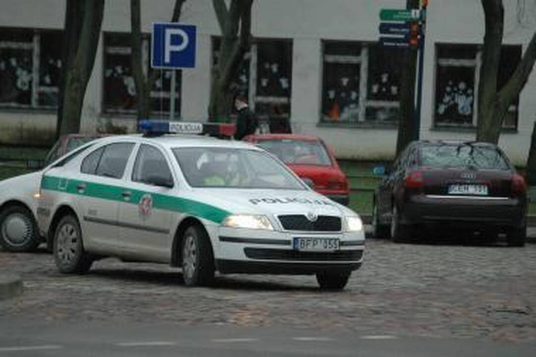 Girti jaunuoliai siautėjo bendrabutyje