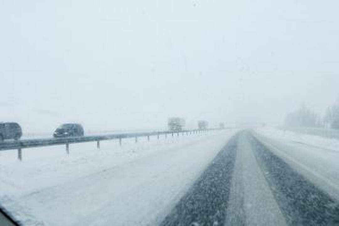 Permainingi orai sunkina eismo sąlygas