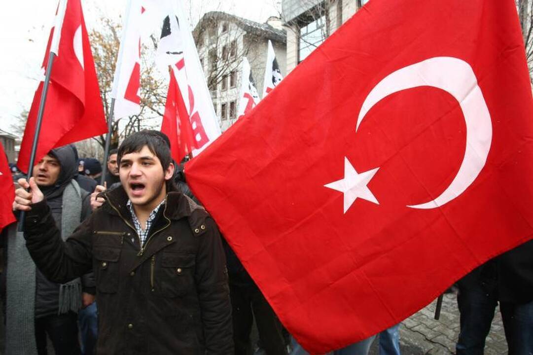 85 sirų kariai, tarp jų - generolas, pabėgo į Turkiją