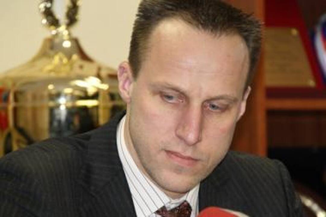 Futbolo rinktinės treneris R.Žutautas pritaria ankstyvai sezono pradžiai