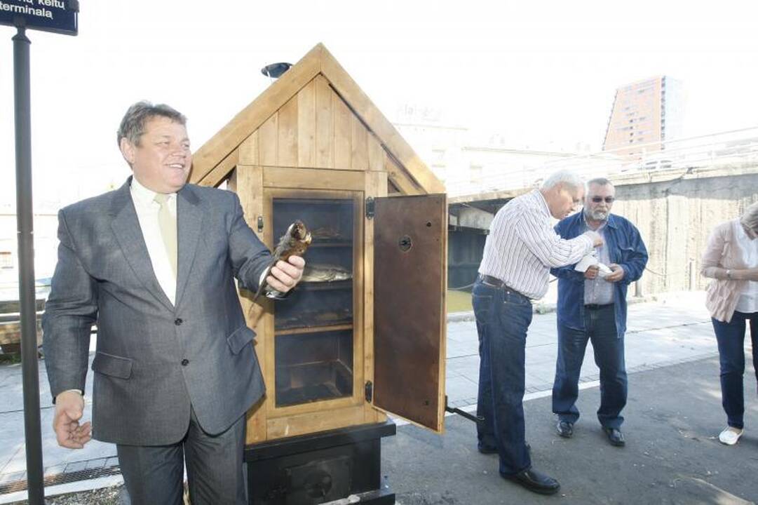 Danės krantinėje pagaliau prekiaujama žuvimis (papildyta)