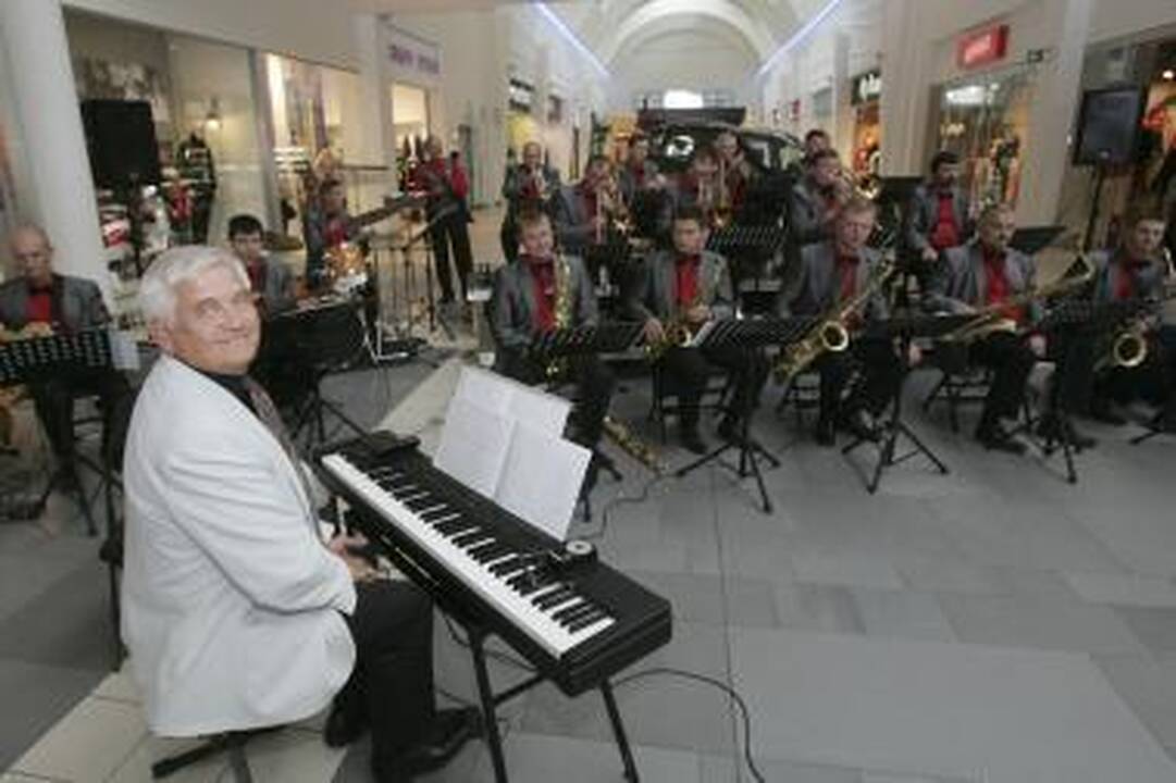 Mirė Kauno bigbendo kūrėjas Romualdas Grabštas 