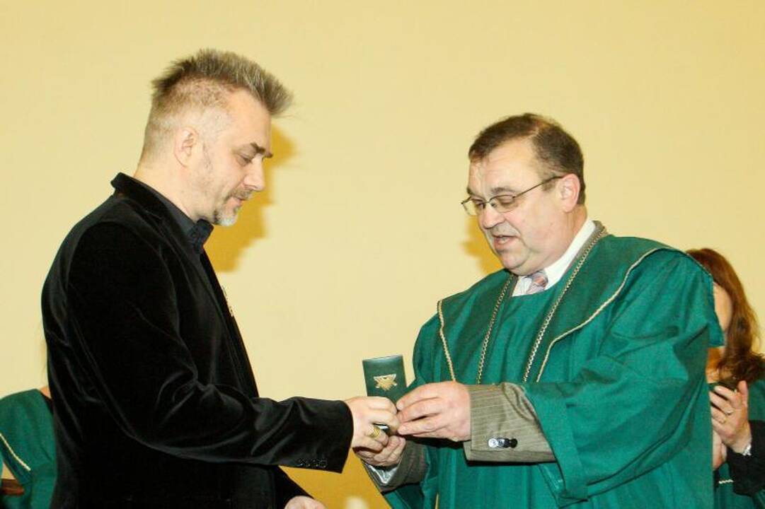 A. Mamontovas apdovanotas už santarvės puoselėjimą