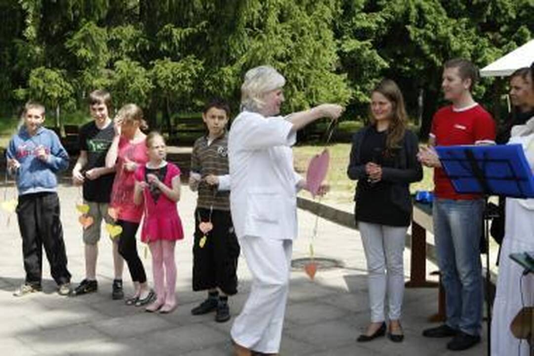 Tuberkulioze sergantiems vaikams surengta šventė 