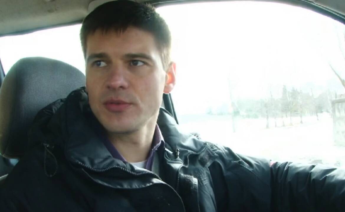 Jaunas karininkas - prekeivis žmonėmis ar geradarys?