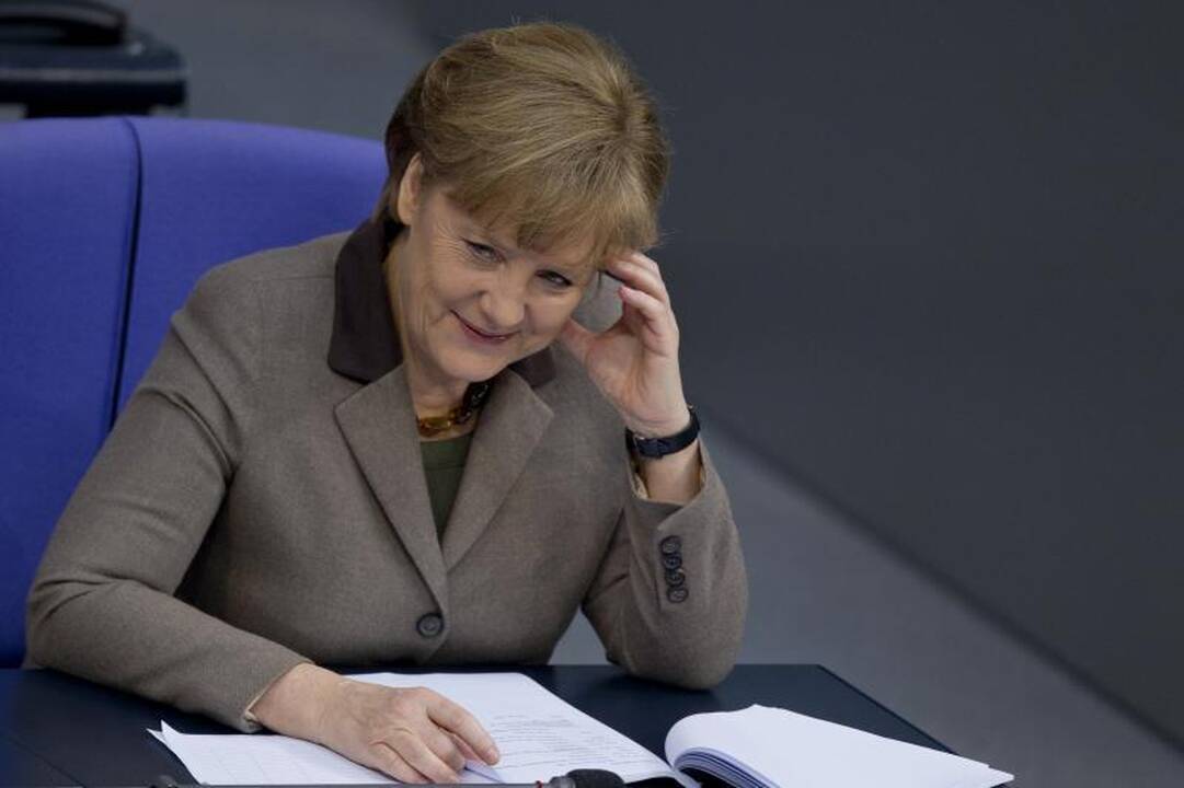 Kanclerės A.Merkel kolegė atsistatydino dėl nuplagijuotos disertacijos