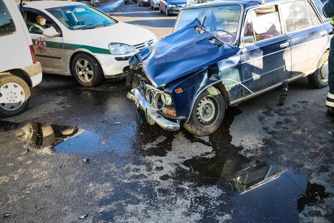 Kas dešimtas automobilis kelyje – be privalomos techninės patikros