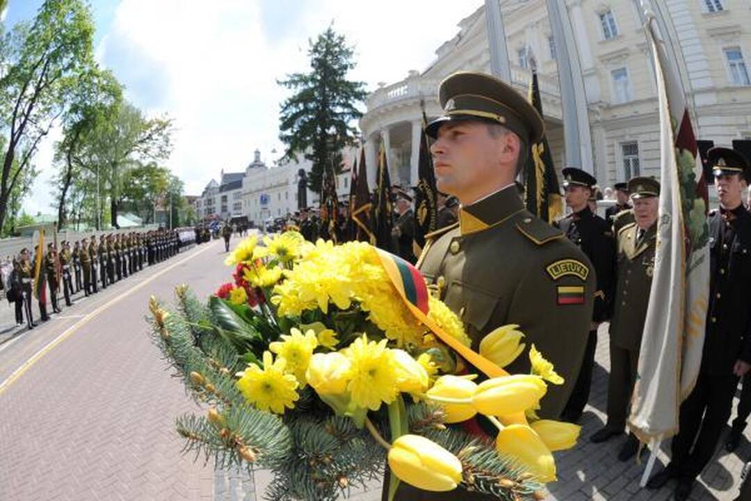 Lietuvoje vyks okupacijos 70-mečio, Gedulo ir vilties dienos minėjimas (programa)