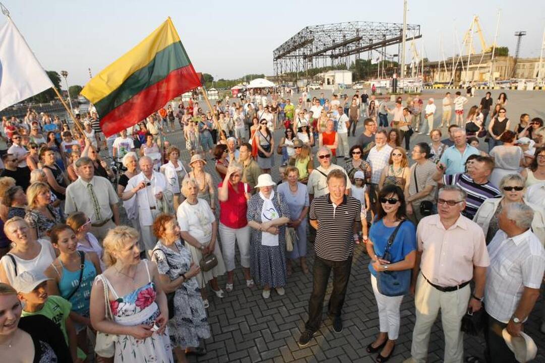 Klaipėdiečius ir miesto svečius suvienijo himnas