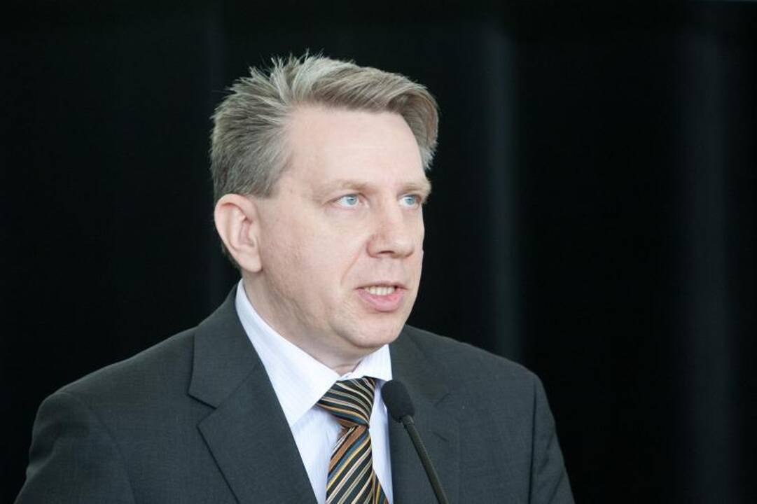 D. Valys priėmė teisinių žinių konkurso prizininkus