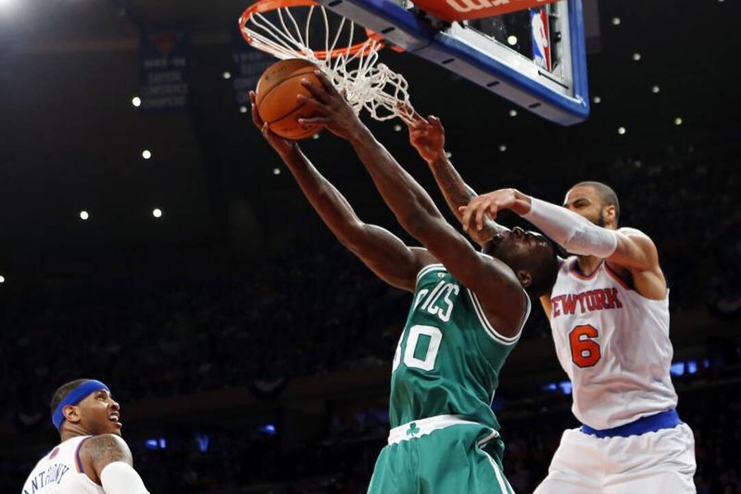 Padai svyla ir „Knicks“: keltai laimėjo Niujorke (rezultatai)