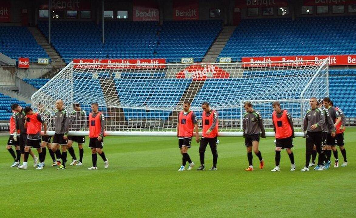 FIFA reitinge Lietuvos futbolo rinktinė smuko žemyn