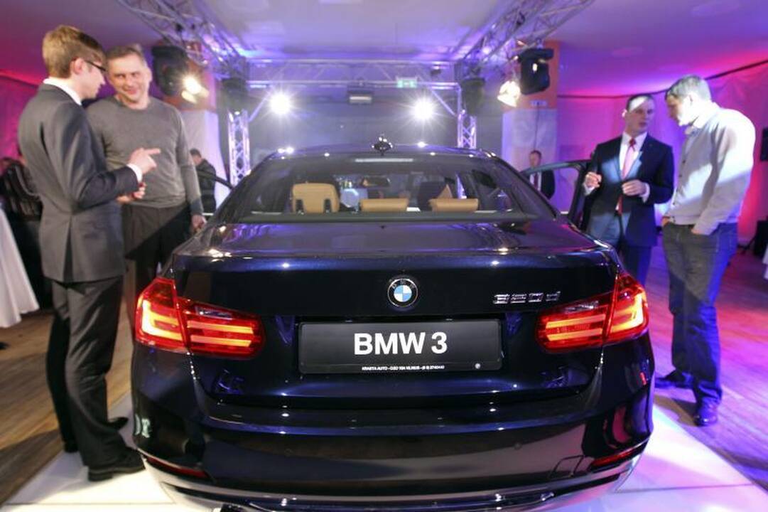 Pusė vairuotojų įsitikinę, kad pavojingiausi juodų „BMW“ savininkai