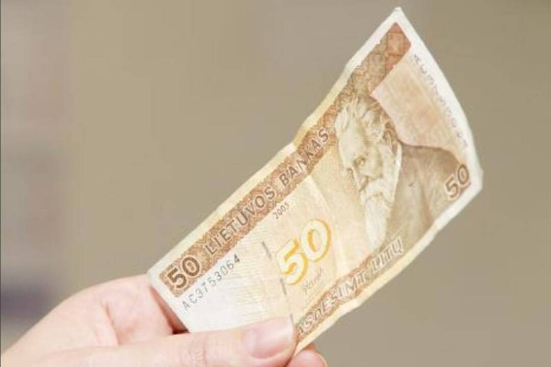 Neblaivus sunkvežimio vairuotojas kyšiu neišsipirko
