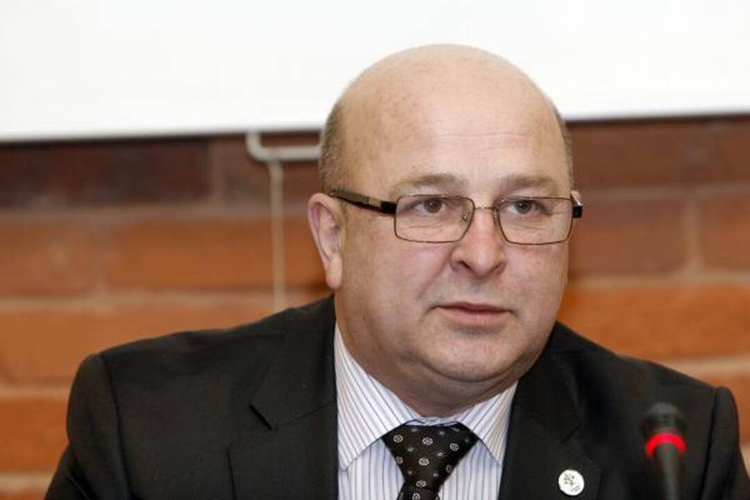 Valdžios dalybose - perversmas